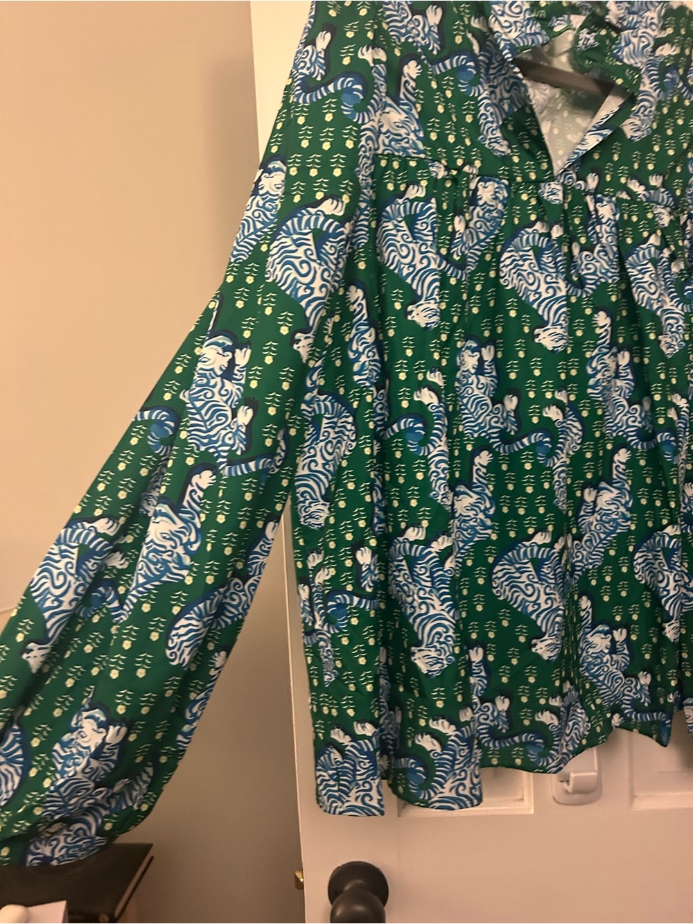Green Tiger-Print Long Sleeve Women's Top